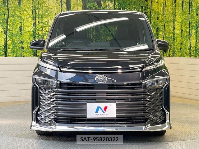 Toyota VOXY 2023-03 7981494-16