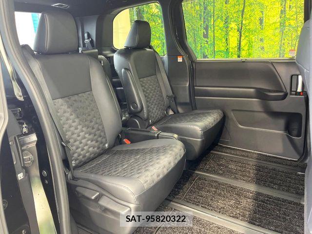 Toyota VOXY 2023-03 7981494-8