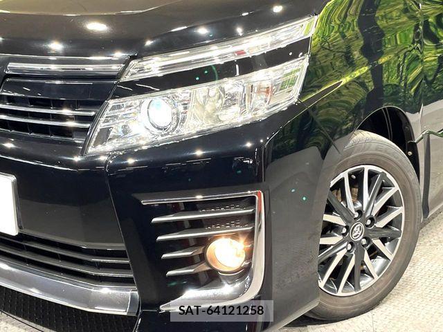 Toyota VOXY 2015-12 7981509-11