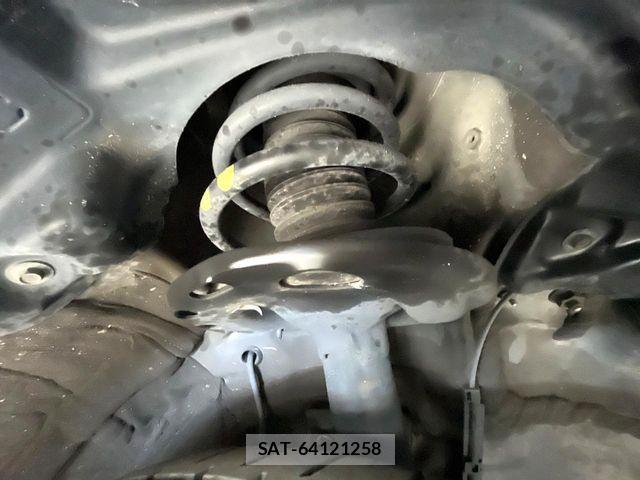 Toyota VOXY 2015-12 7981509-19