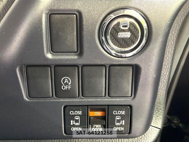 Toyota VOXY 2015-12 7981509-4