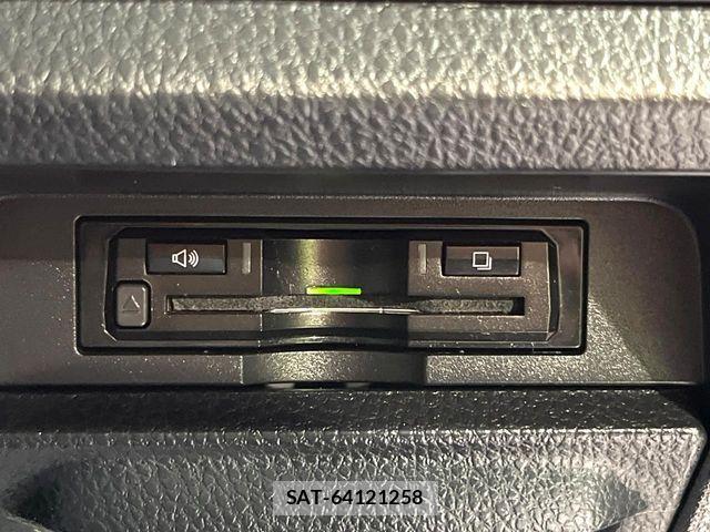 Toyota VOXY 2015-12 7981509-5