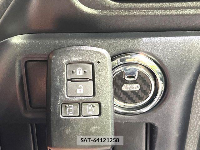 Toyota VOXY 2015-12 7981509-6