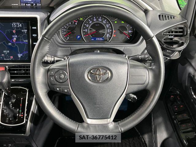 Toyota VOXY 2021-01 7981493-11