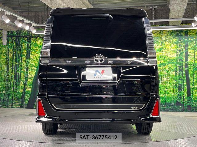 Toyota VOXY 2021-01 7981493-15