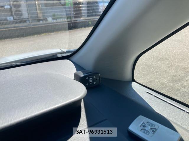 Toyota VOXY 2008-07 7981517-23