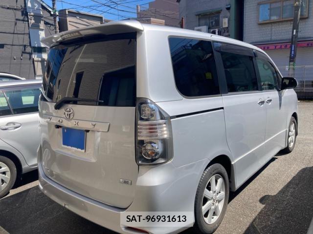 Toyota VOXY 2008-07 7981517-2