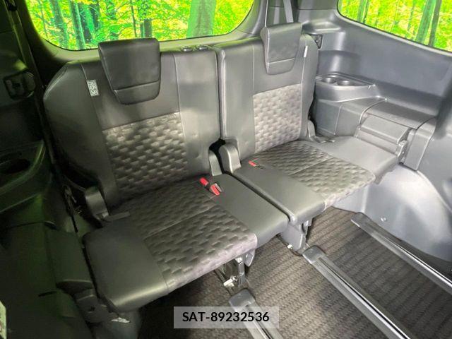 Toyota VOXY 2023-09 7981491-9