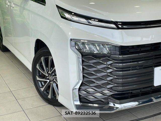 Toyota VOXY 2023-09 7981491-12