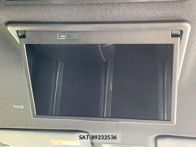 Toyota VOXY 2023-09 7981491-4