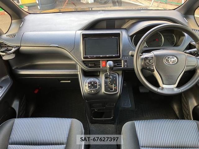 Toyota VOXY 2015-01 7981508-10