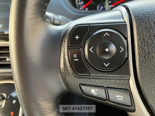 Toyota VOXY 2015-01 7981508-12