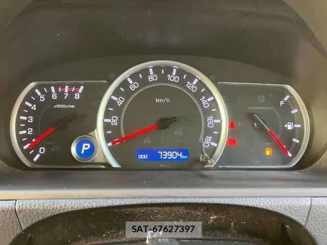Toyota VOXY 2015-01 7981508-13