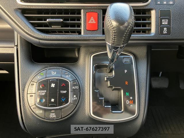 Toyota VOXY 2015-01 7981508-18