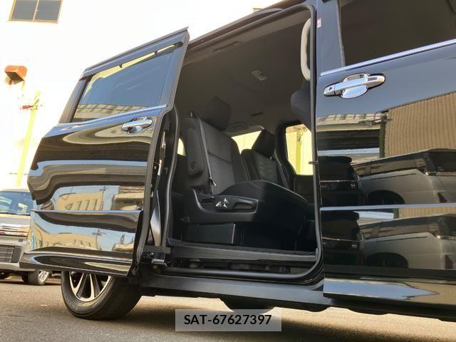 Toyota VOXY 2015-01 7981508-23
