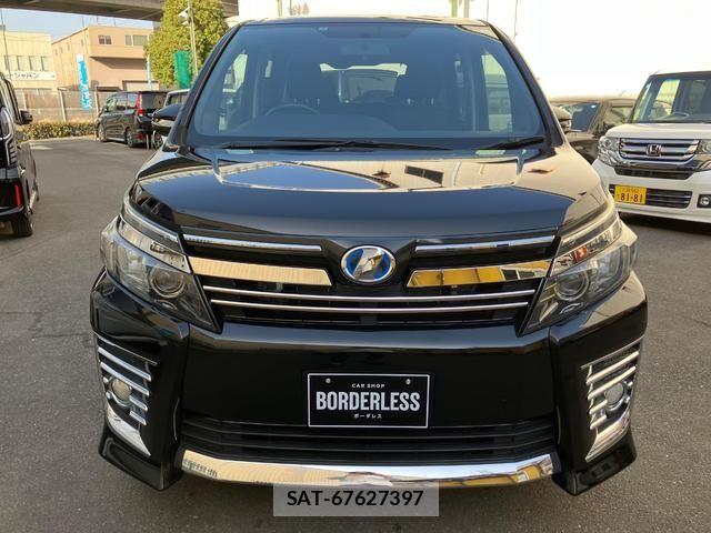 Toyota VOXY 2015-01 7981508-2
