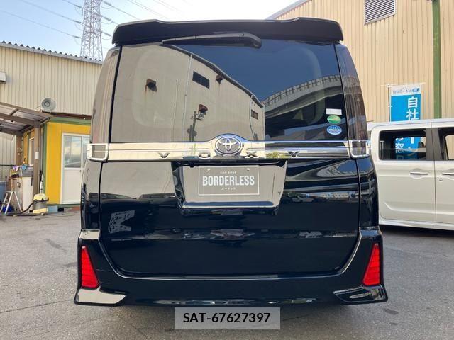 Toyota VOXY 2015-01 7981508-6