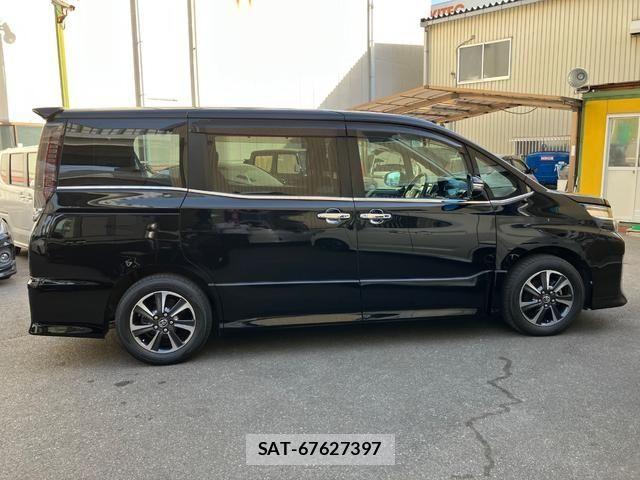 Toyota VOXY 2015-01 7981508-8