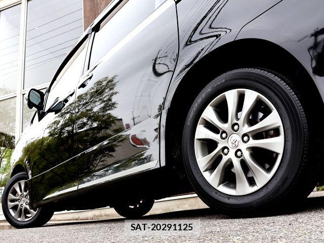 Toyota VOXY 2013-06 7981511-12