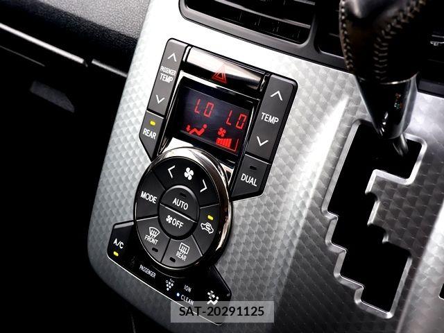 Toyota VOXY 2013-06 7981511-20