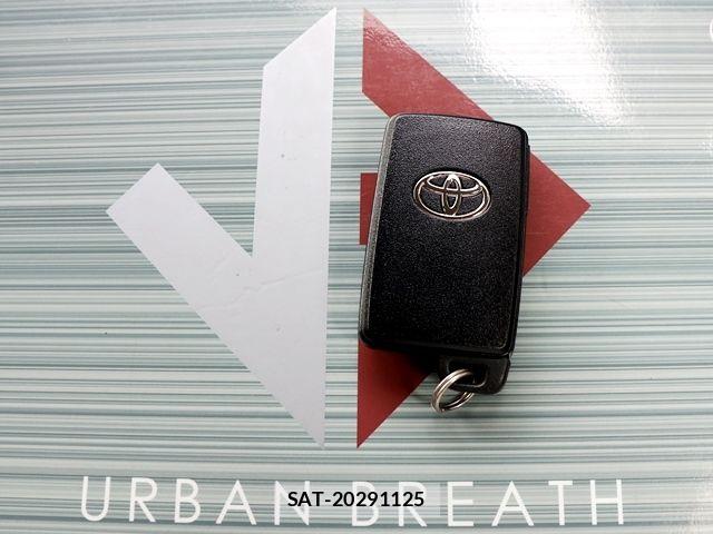 Toyota VOXY 2013-06 7981511-24