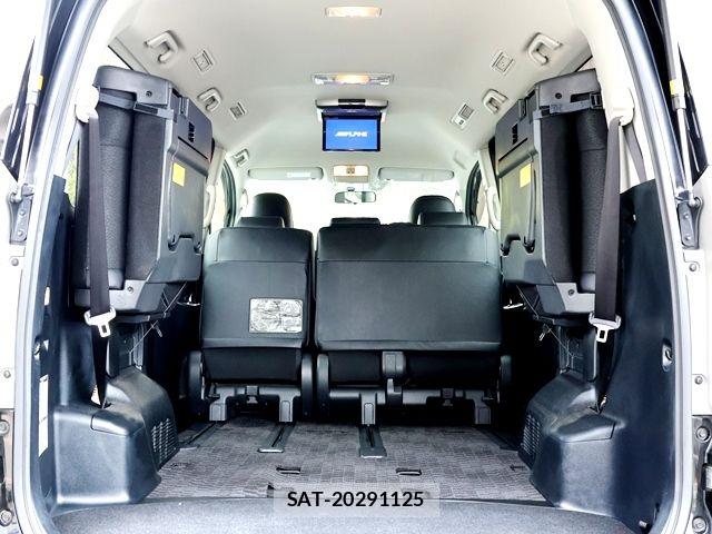 Toyota VOXY 2013-06 7981511-29
