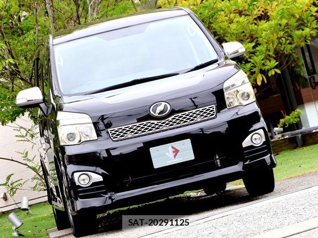Toyota VOXY 2013-06 7981511-6