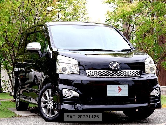 Toyota VOXY 2013-06 7981511-7