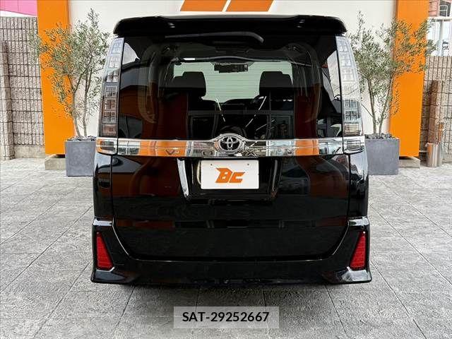 Toyota VOXY 2015-10 7981513-13