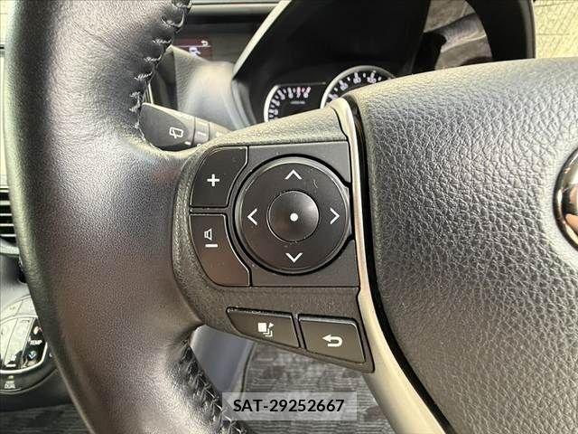Toyota VOXY 2015-10 7981513-27