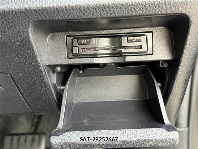 Toyota VOXY 2015-10 7981513-2
