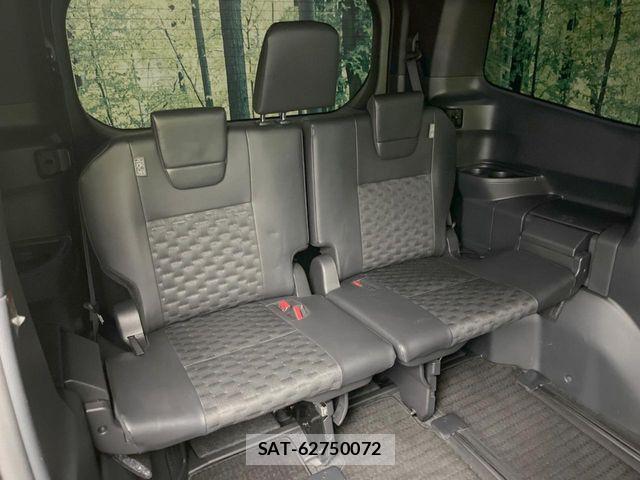 Toyota VOXY 2022-06 7981489-9