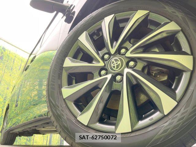 Toyota VOXY 2022-06 7981489-13