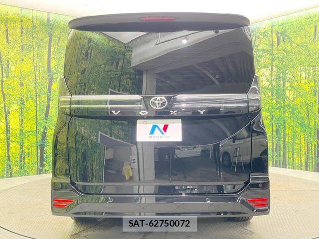 Toyota VOXY 2022-06 7981489-15