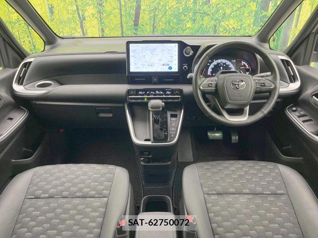 Toyota VOXY 2022-06 7981489-1