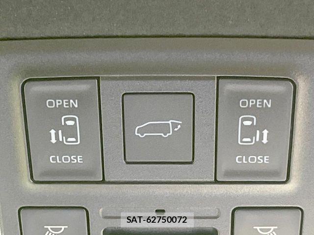 Toyota VOXY 2022-06 7981489-5