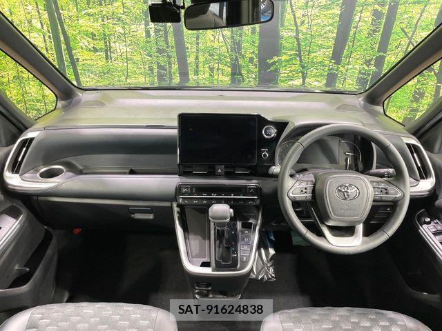 Toyota VOXY 2022-03 7981483-1