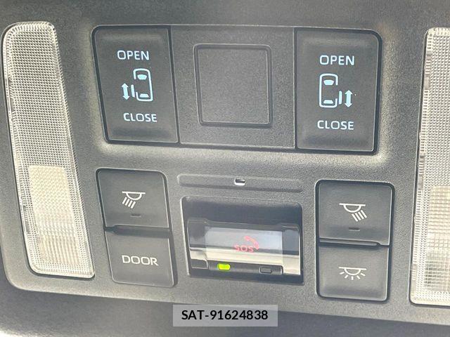 Toyota VOXY 2022-03 7981483-3
