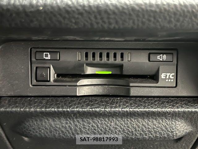 Toyota VOXY 2017-05 7981504-15
