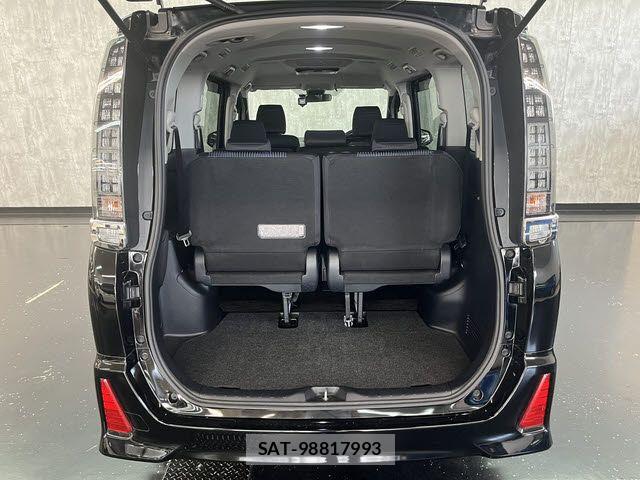 Toyota VOXY 2017-05 7981504-20