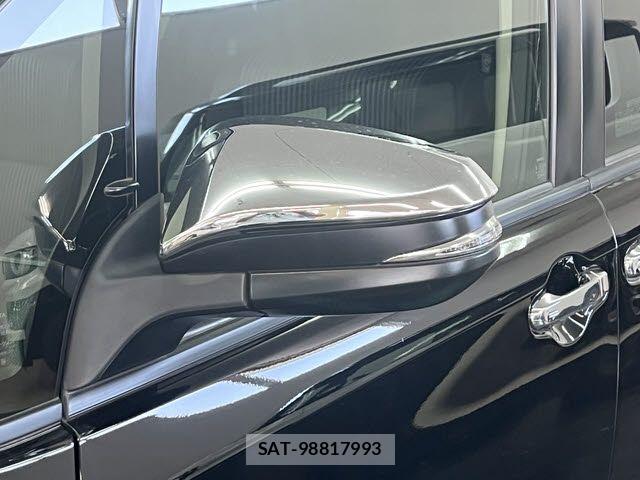 Toyota VOXY 2017-05 7981504-24