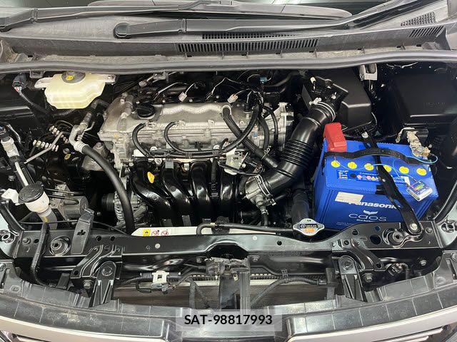 Toyota VOXY 2017-05 7981504-27