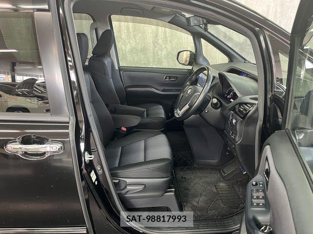 Toyota VOXY 2017-05 7981504-3