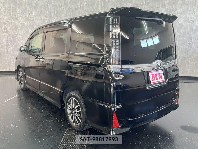 Toyota VOXY 2017-05 7981504-8