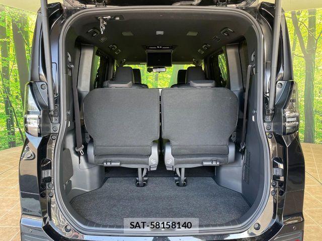 Toyota VOXY 2023-08 7981490-10