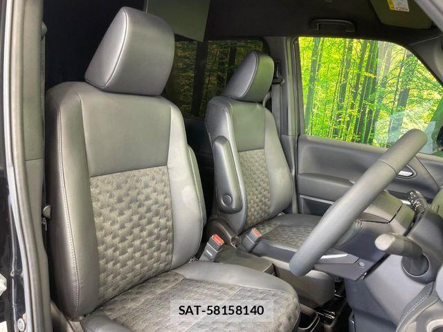 Toyota VOXY 2023-08 7981490-7