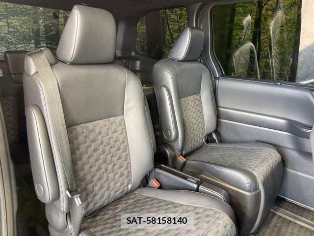 Toyota VOXY 2023-08 7981490-8