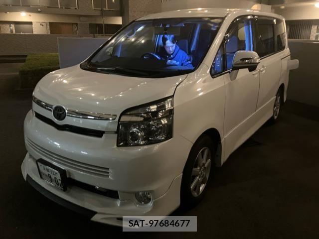 Toyota VOXY 2007-09 7981516-0