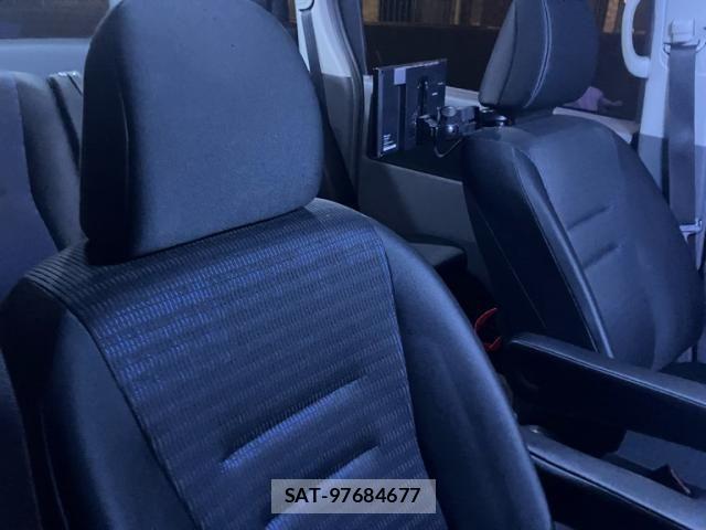 Toyota VOXY 2007-09 7981516-10