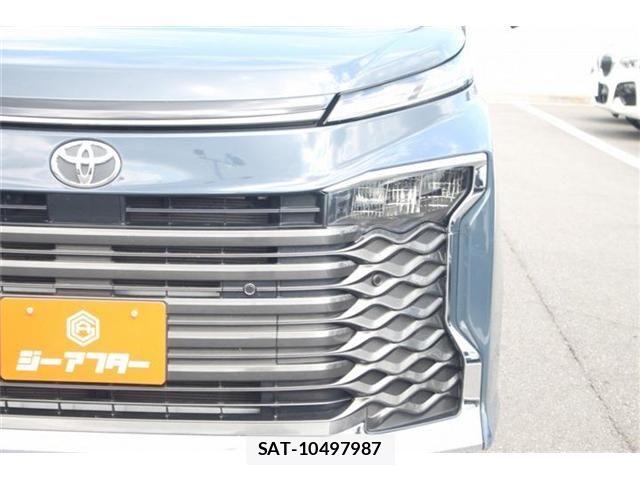 Toyota VOXY 2023-05 7981497-9